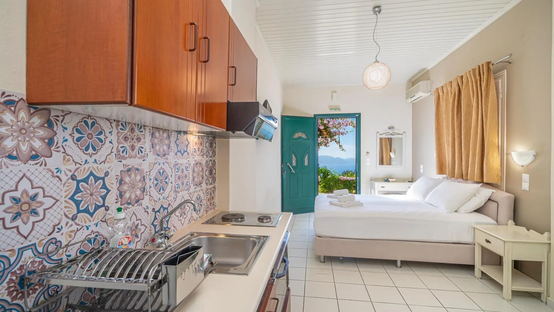Panoramic Sunset Apartment Kothreas