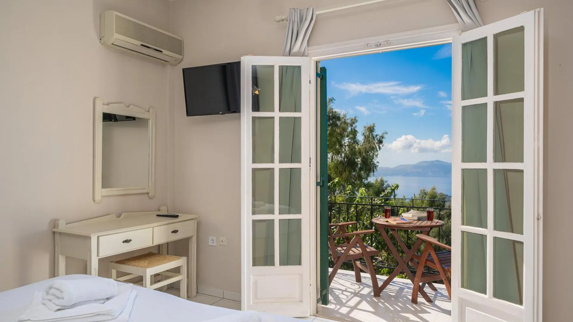 Panoramic Sunset Apartment Kothreas